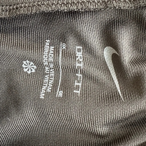 NWOT Women’s plus size Nike Dry Fit 5” black shorts , size 0x - Picture 4 of 4